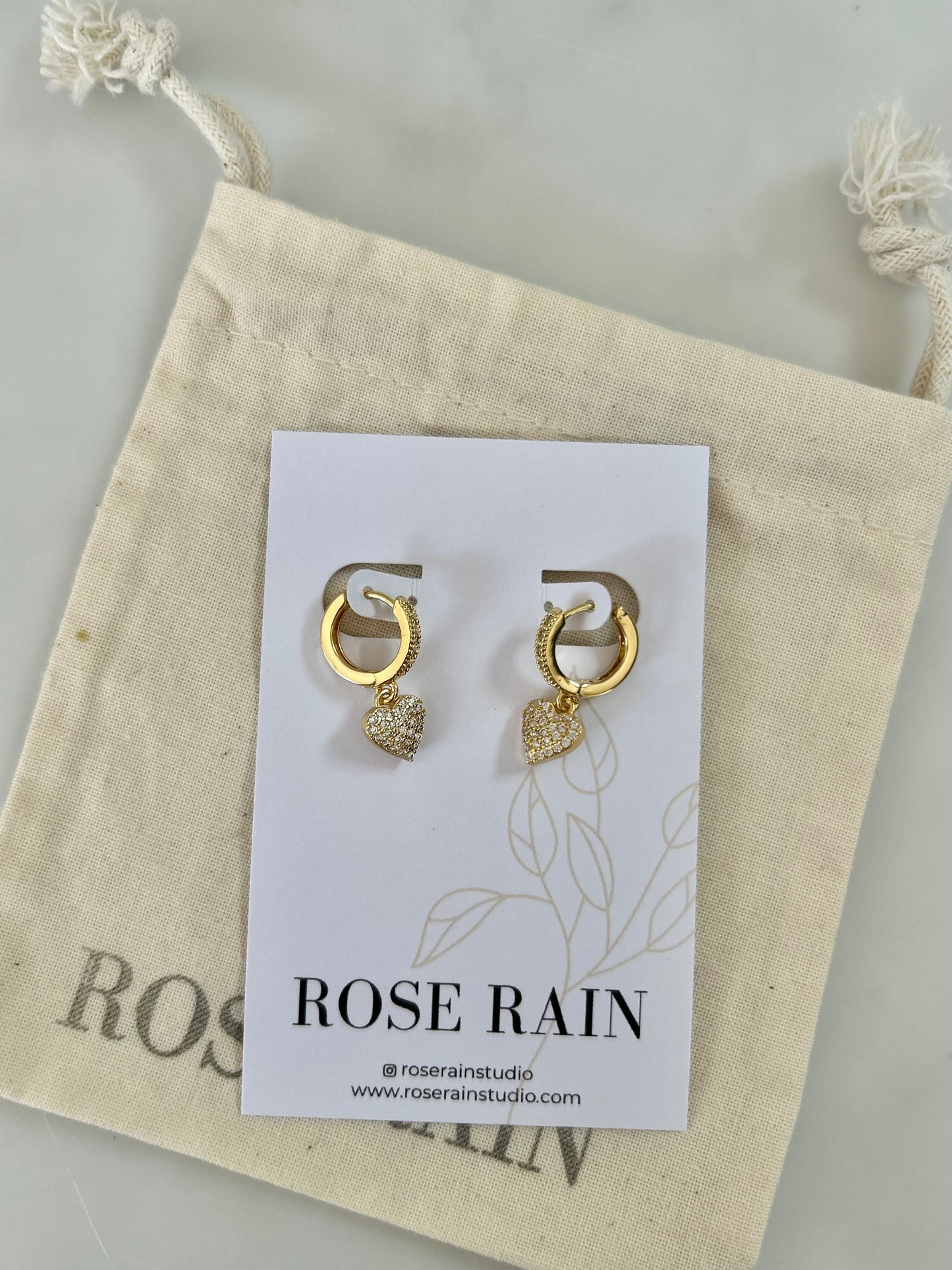 SPARKLE HEART HUGGIE EARRINGS IN 18K GOLD