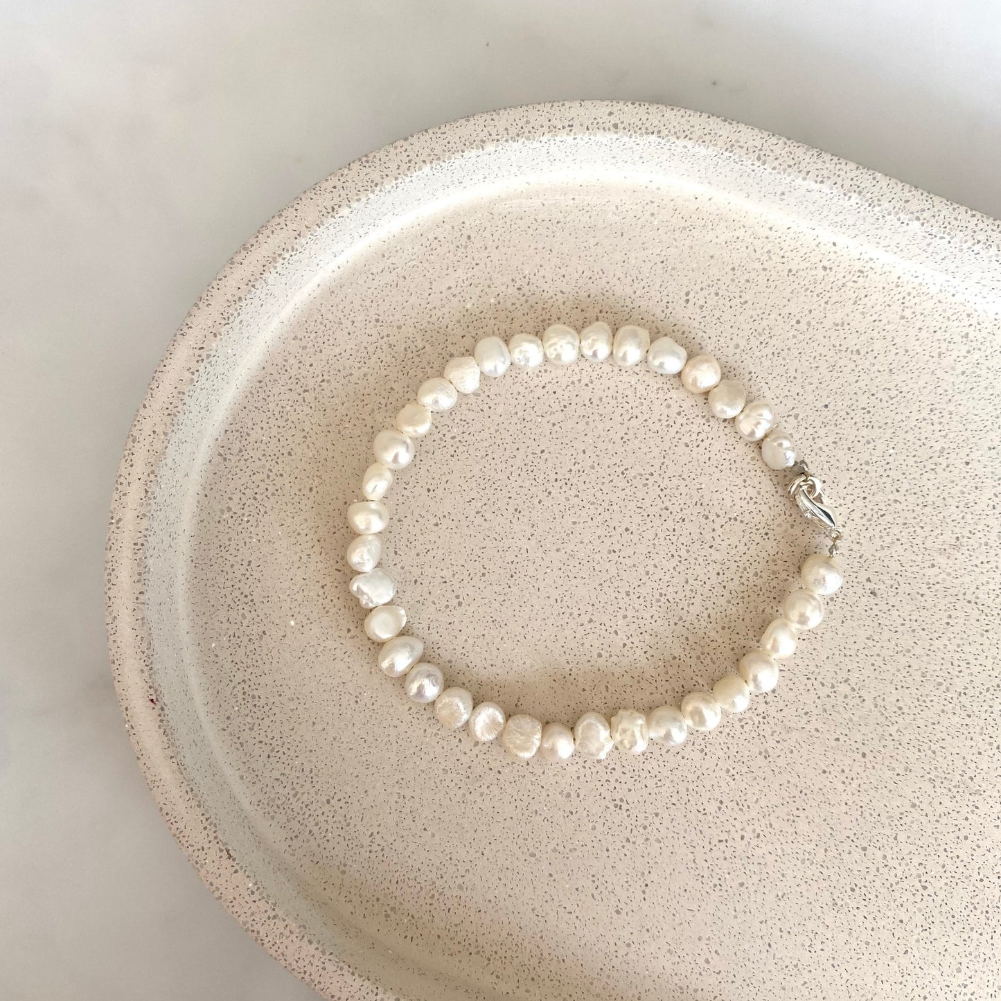 EVA PEARL BEADED BRACELET IN PLATINUM