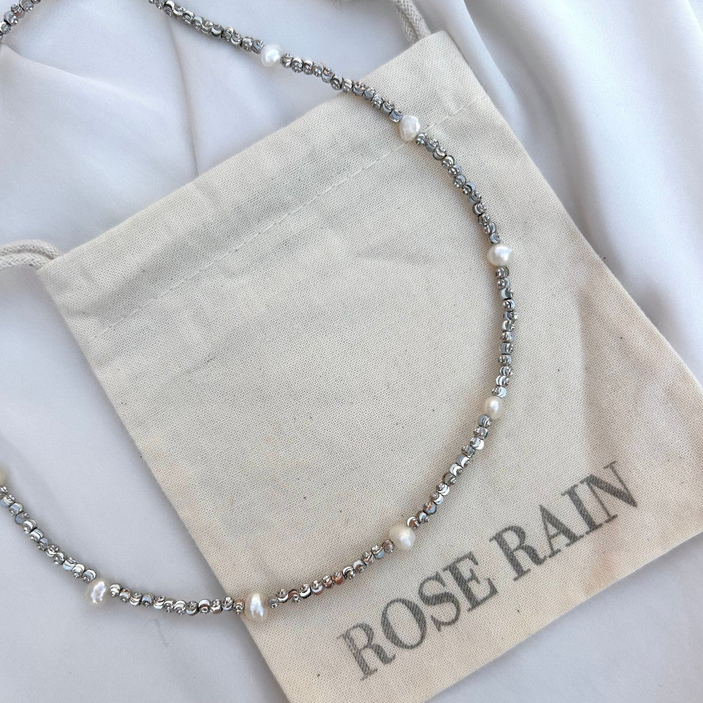 DAINTY PEARL BEADED NECKLACE IN PLATINUM