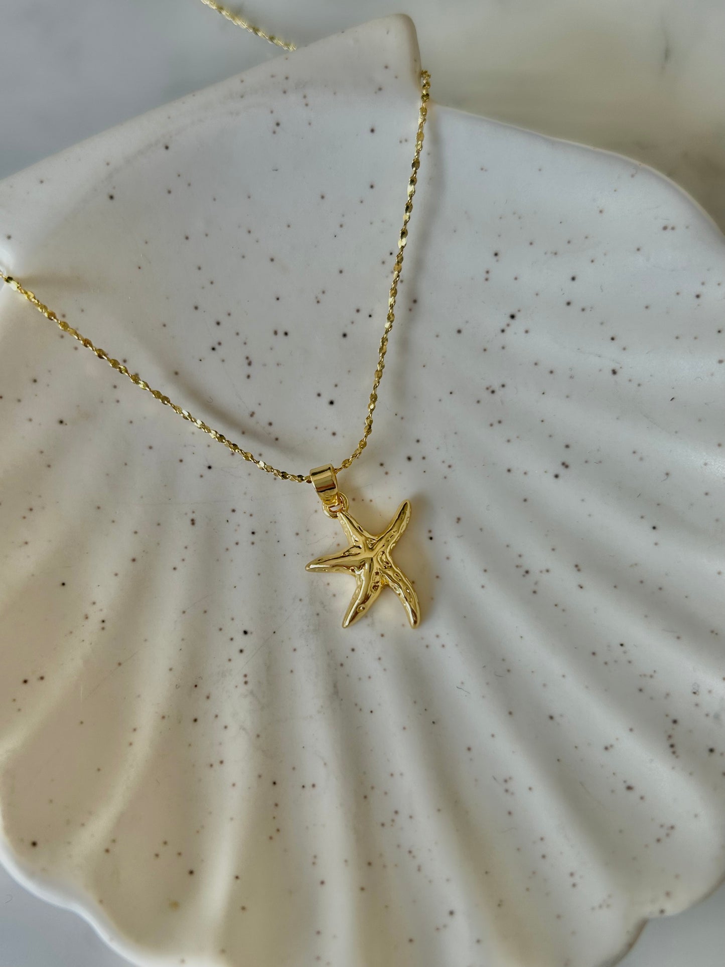 STARFISH NECKLACE IN 18K GOLD