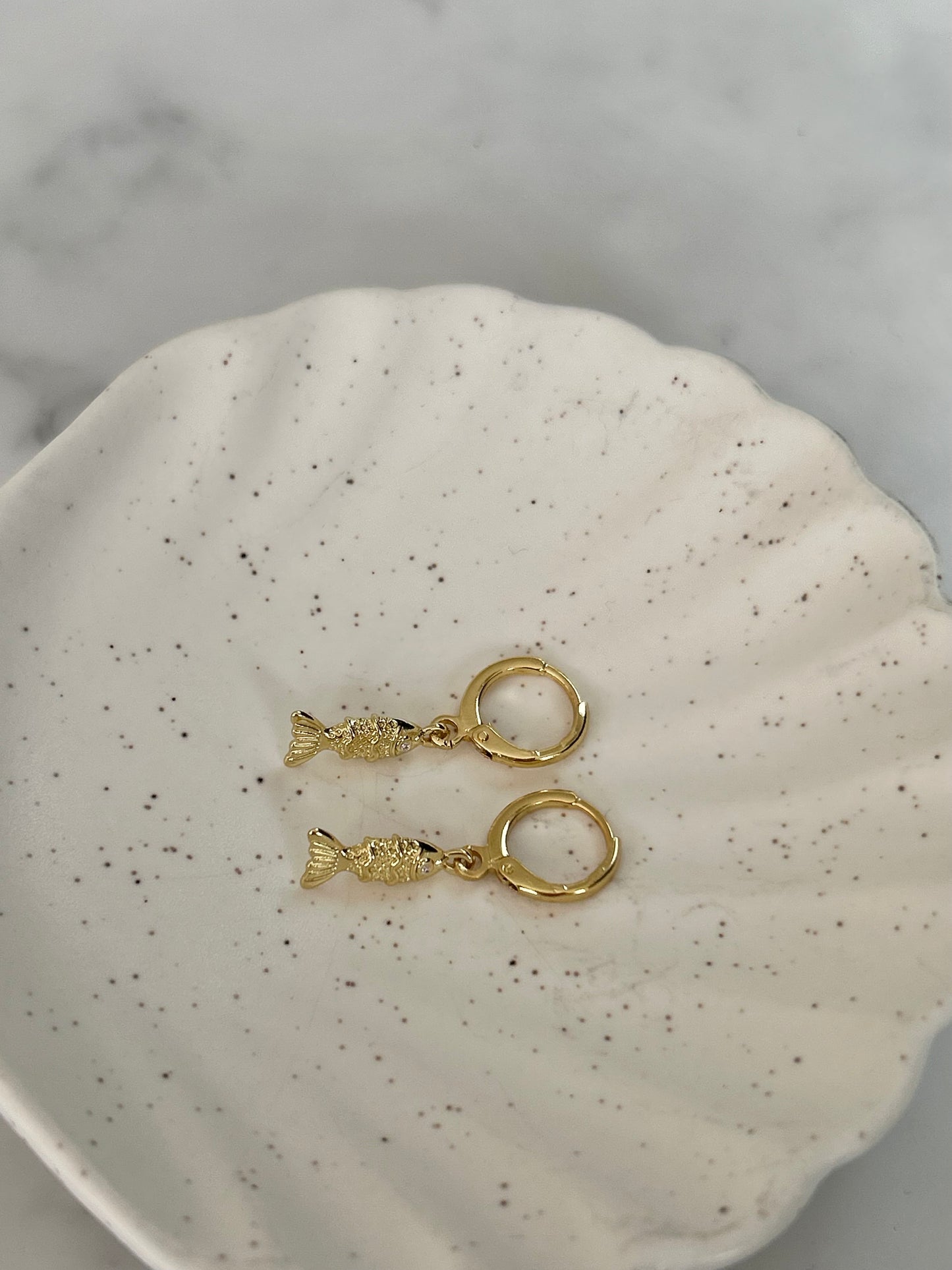 LITTLE FISH EARRINGS IN 18K GOLD