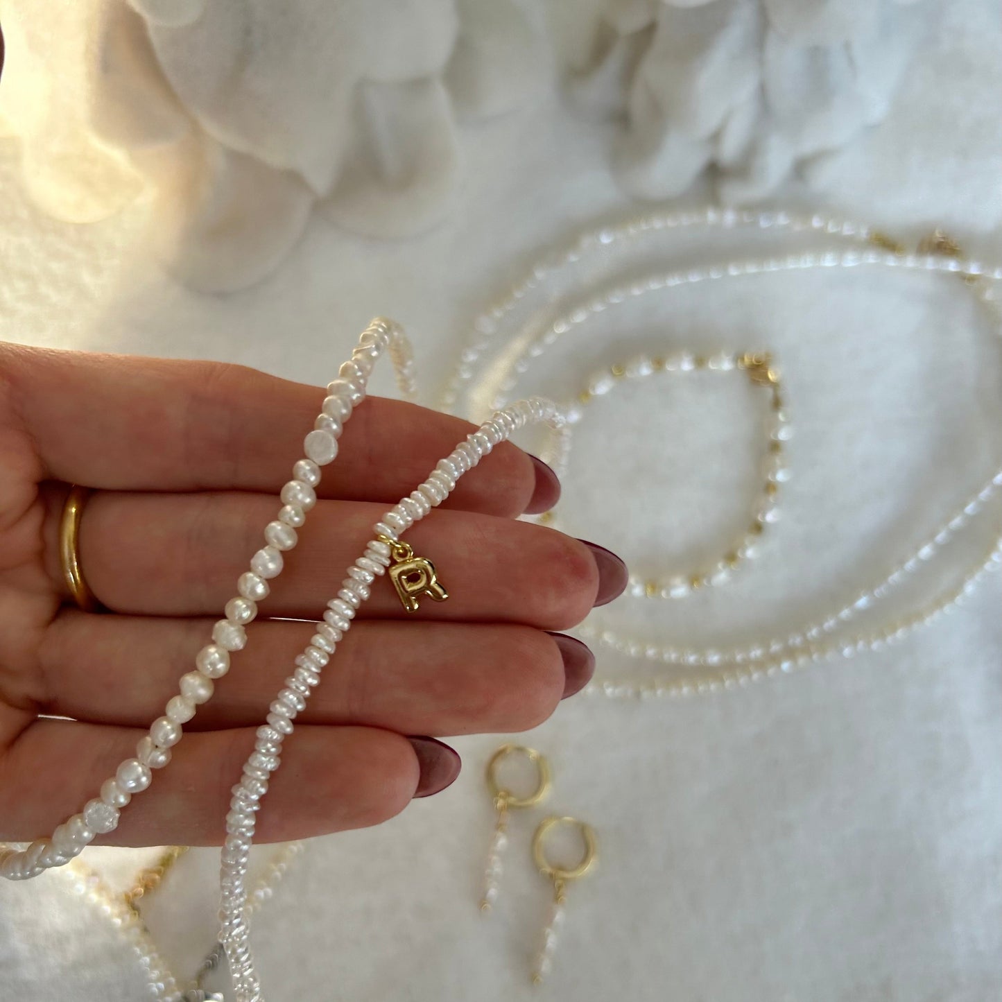 HALLIE PEARL INITIAL NECKLACE IN 18K GOLD