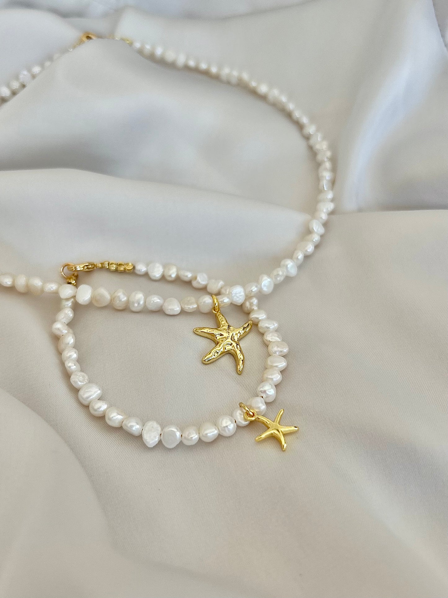 STARFISH FRESHWATER PEARL BRACELET IN 18K GOLD