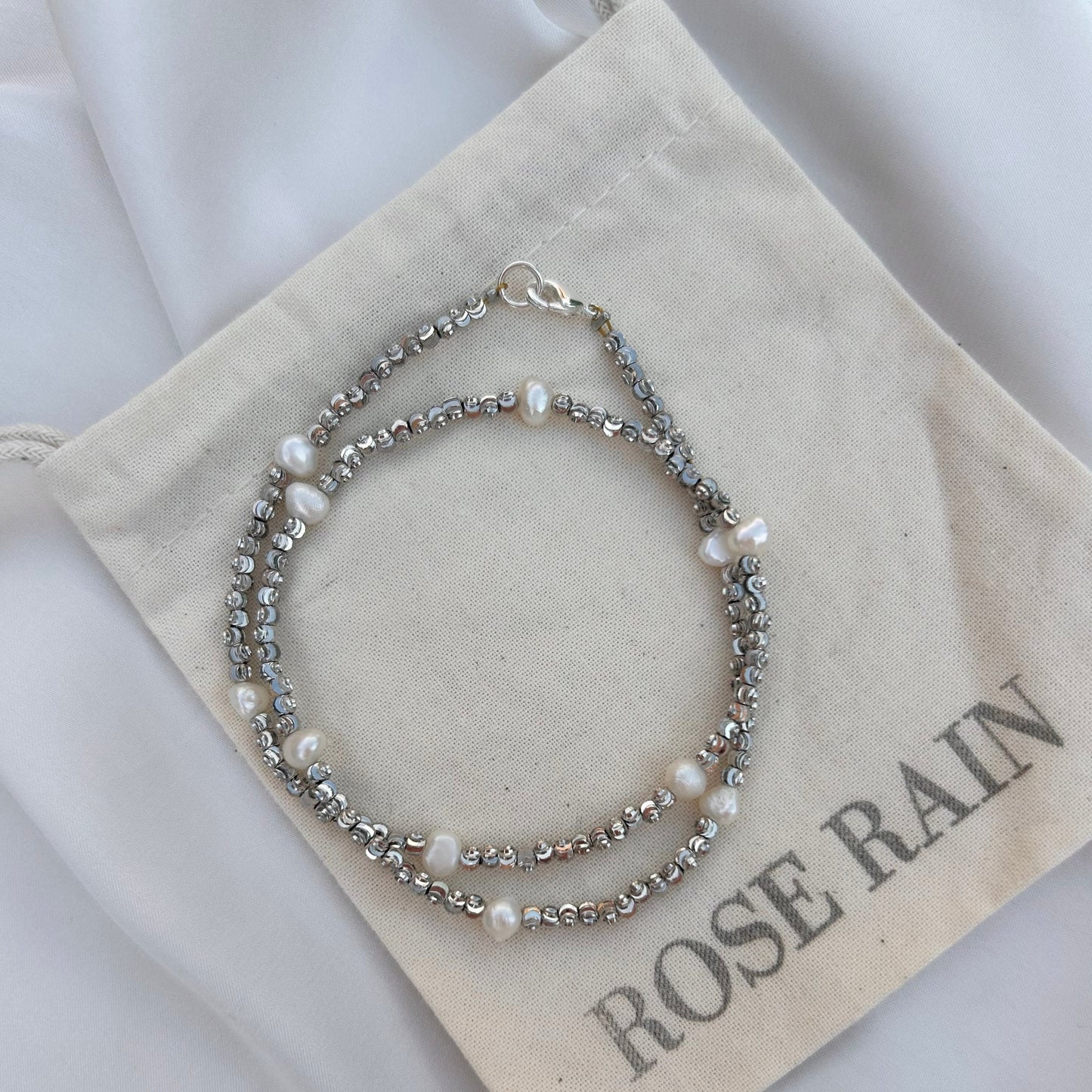DAINTY PEARL BEADED NECKLACE IN PLATINUM