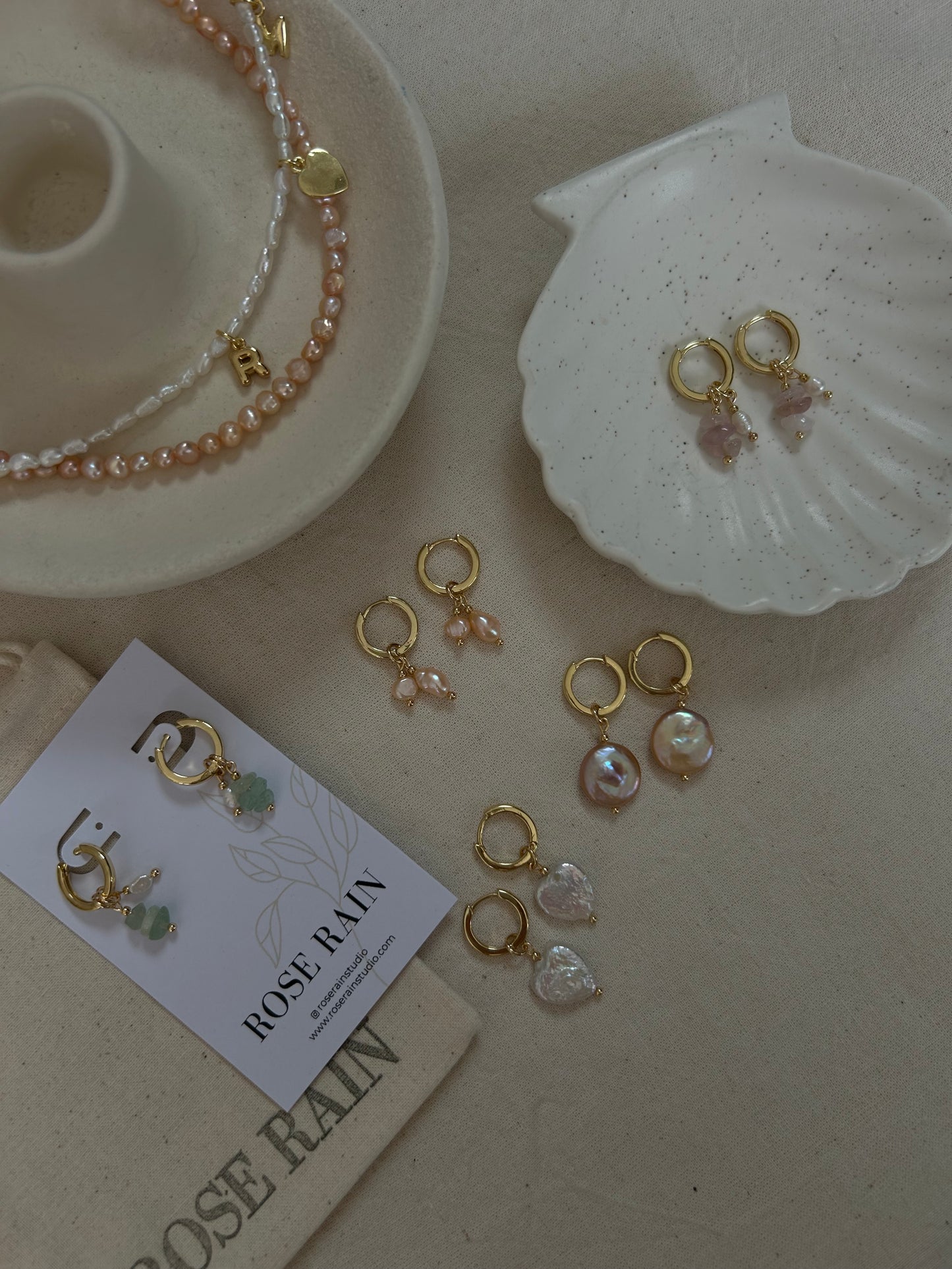 ROSA DETACHABLE CHARM HUGGIE EARRINGS IN 18K GOLD