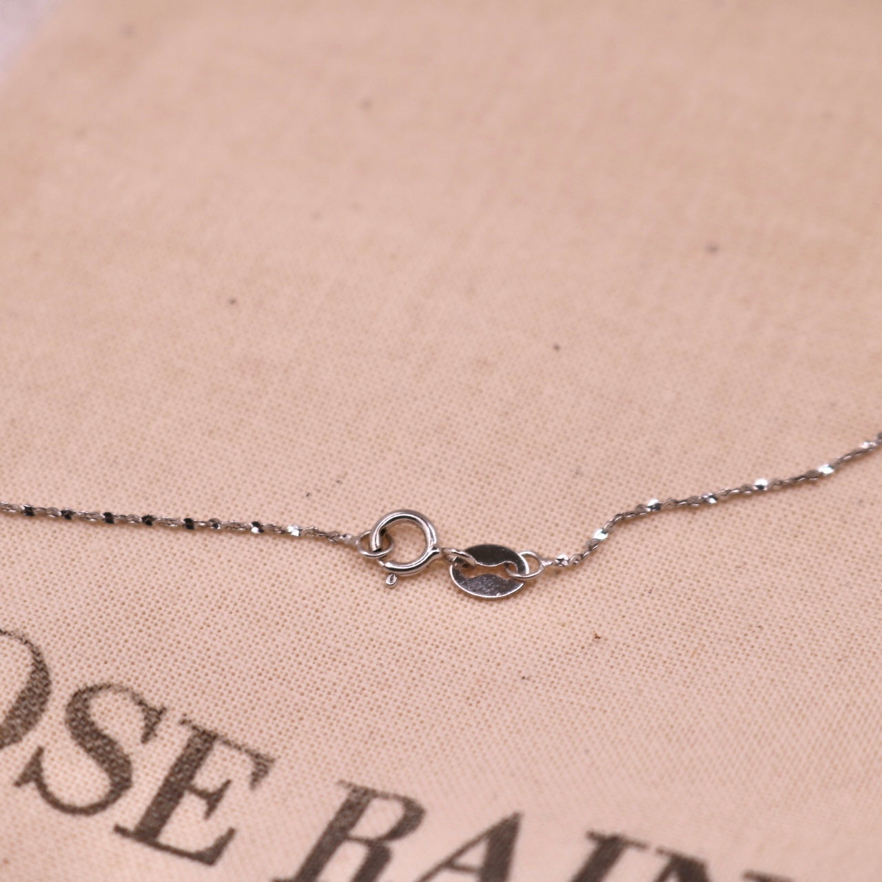 LOVE HEART NECKLACE IN SILVER