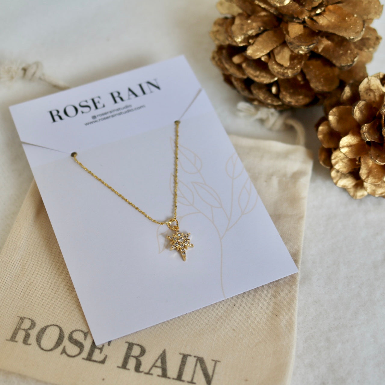 STAR GAZER NECKLACE IN 18K GOLD