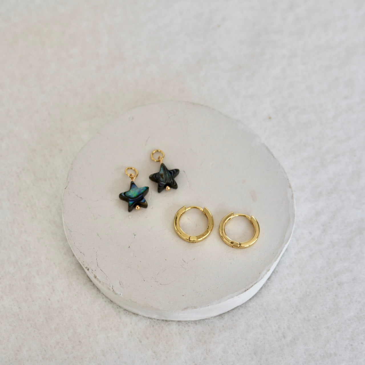 DETACHABLE BLACK SHELL STAR CHARM HUGGIE EARRINGS