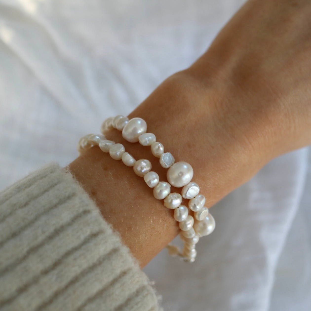 CALLIE PEARL BEADED BRACELET IN PLATINUM