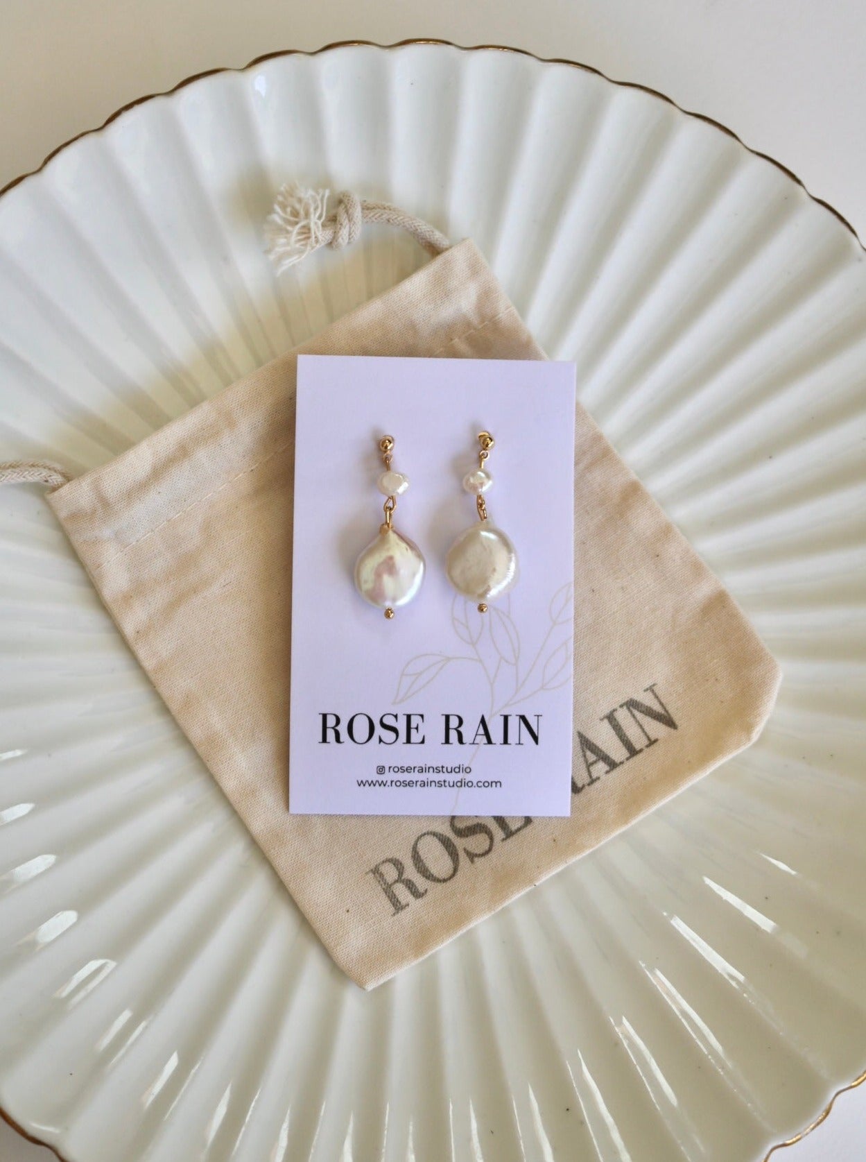 ASTRID FRESHWATER PEARL STUDS IN 18K GOLD