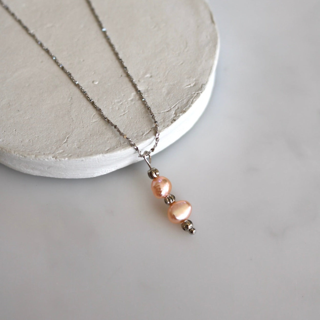 SUNRISE PINK PEARL NECKLACE IN PLATINUM