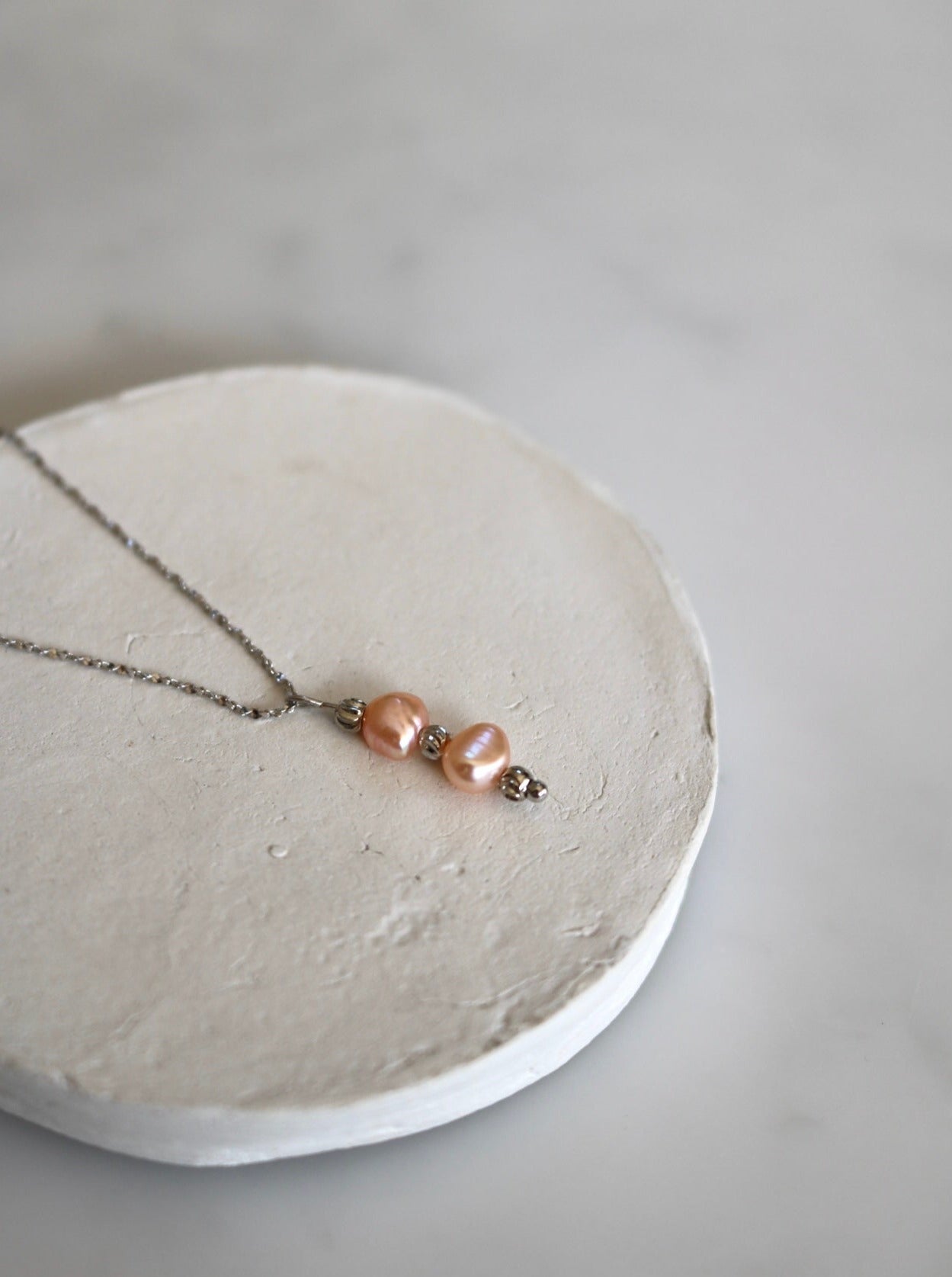 SUNRISE PINK PEARL NECKLACE IN PLATINUM