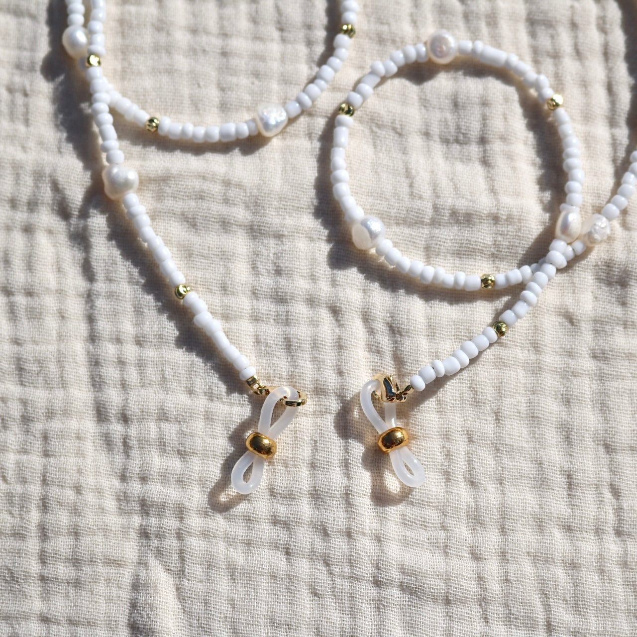 FRESHWATER PEARL SUNGLASSES CHAIN IN 18K GOLD