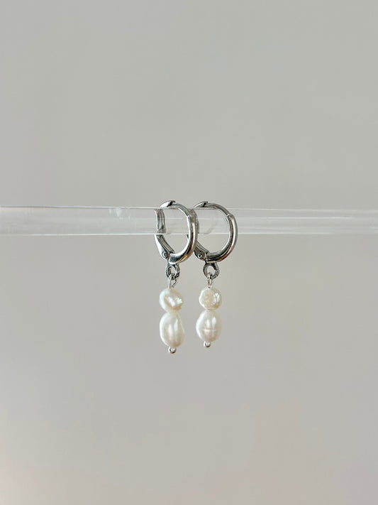 DOUBLE FRESHWATER PEARL HUGGIE EARRINGS IN PLATINUM