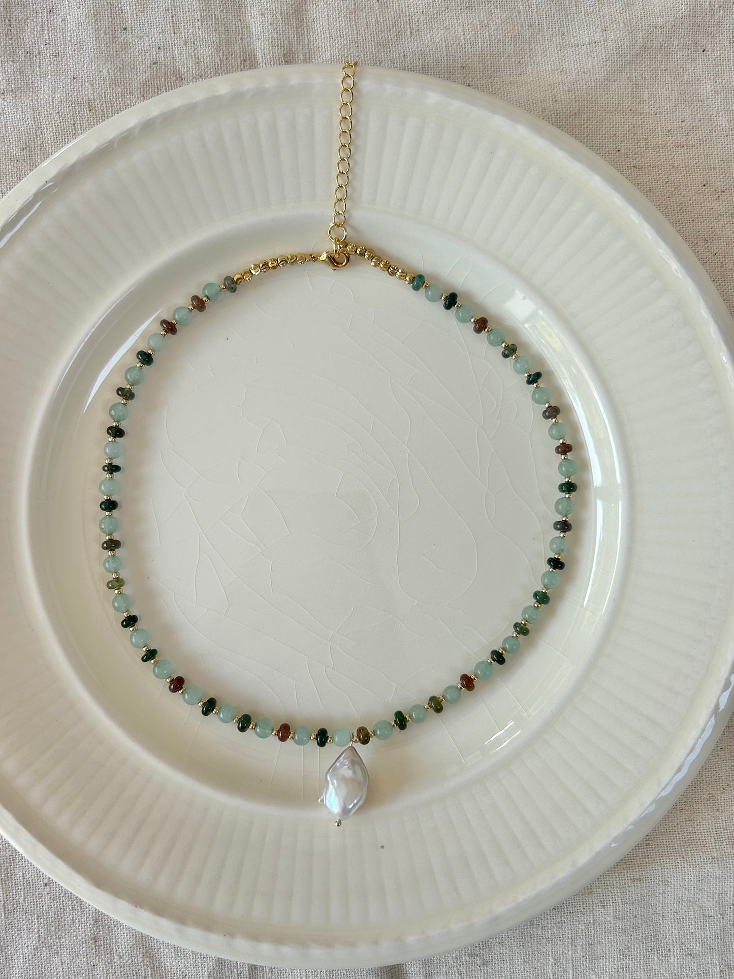 LYDIA GREEN AVENTURINE WITH PEARL PENDANT NECKLACE IN GOLD
