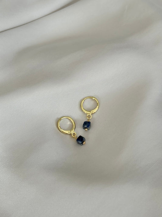 TINY  LAPIS LAZULI HUGGIE EARRINGS IN 18K GOLD
