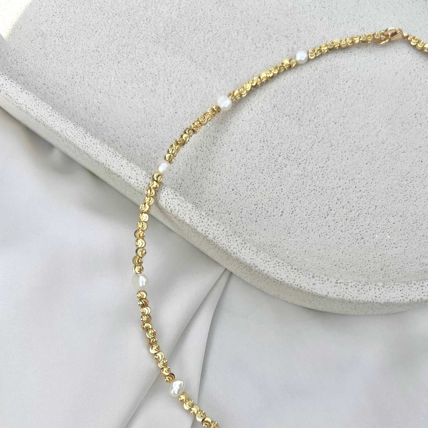 DAINTY PEARL BEADED NECKLACE IN 18K GOLD