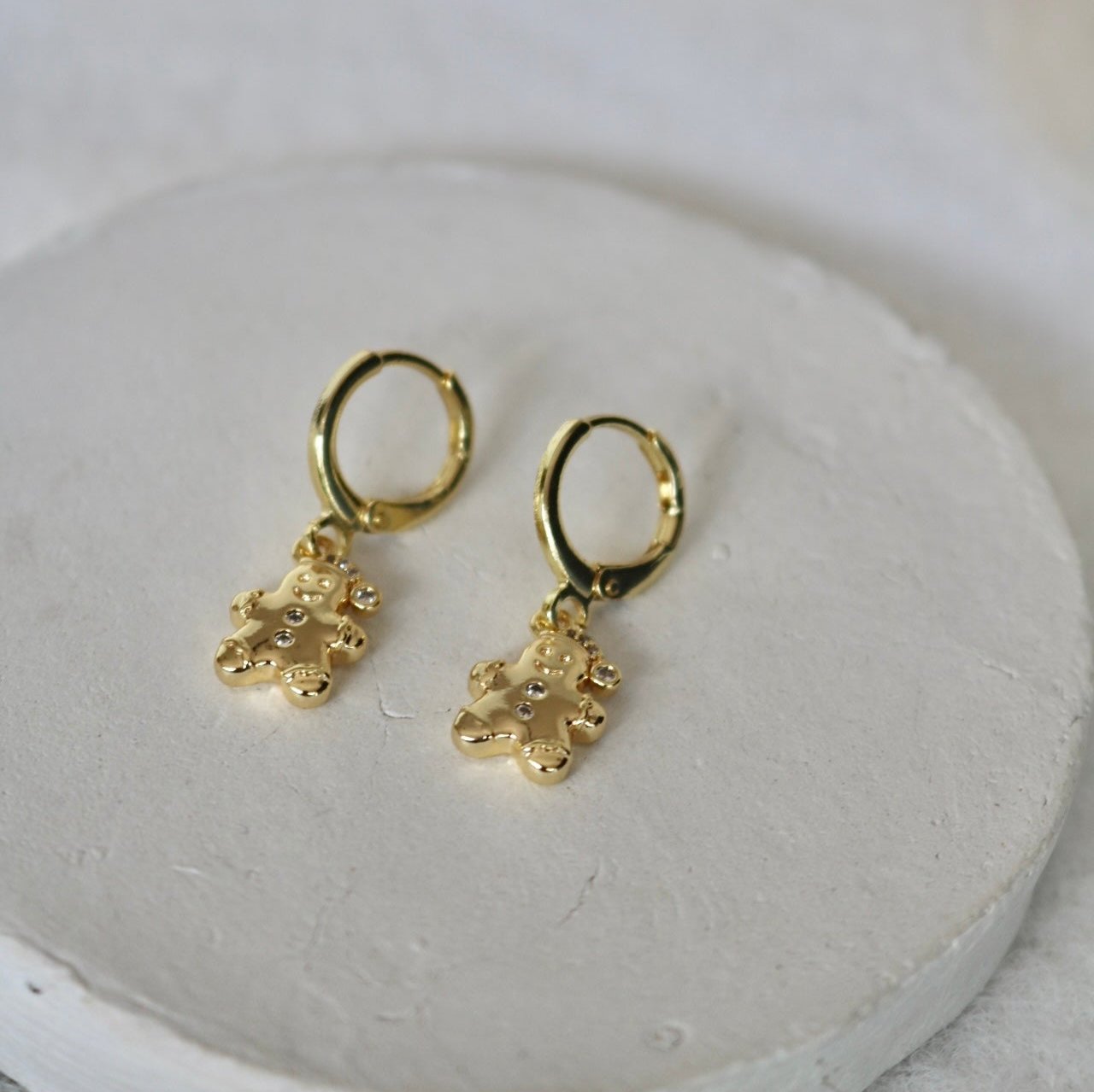 GINGERBREAD MAN HUGGIE EARRINGS IN 18K GOLD