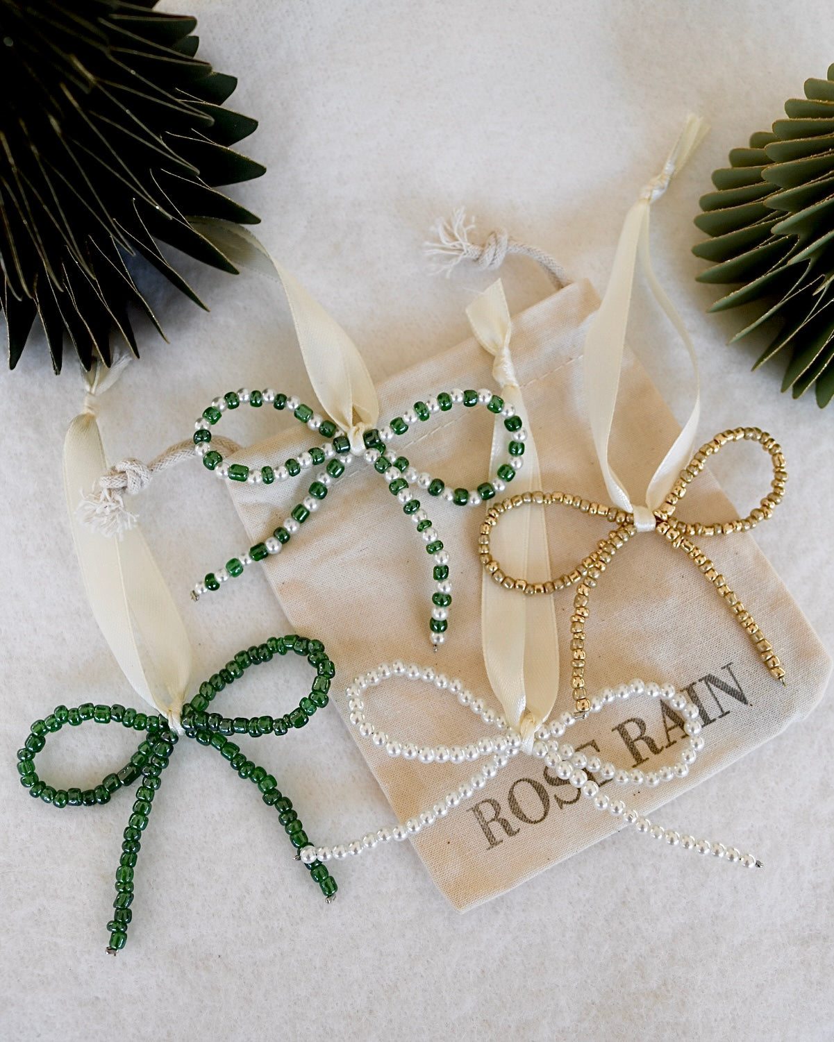 BOW DECORATION IN GREEN