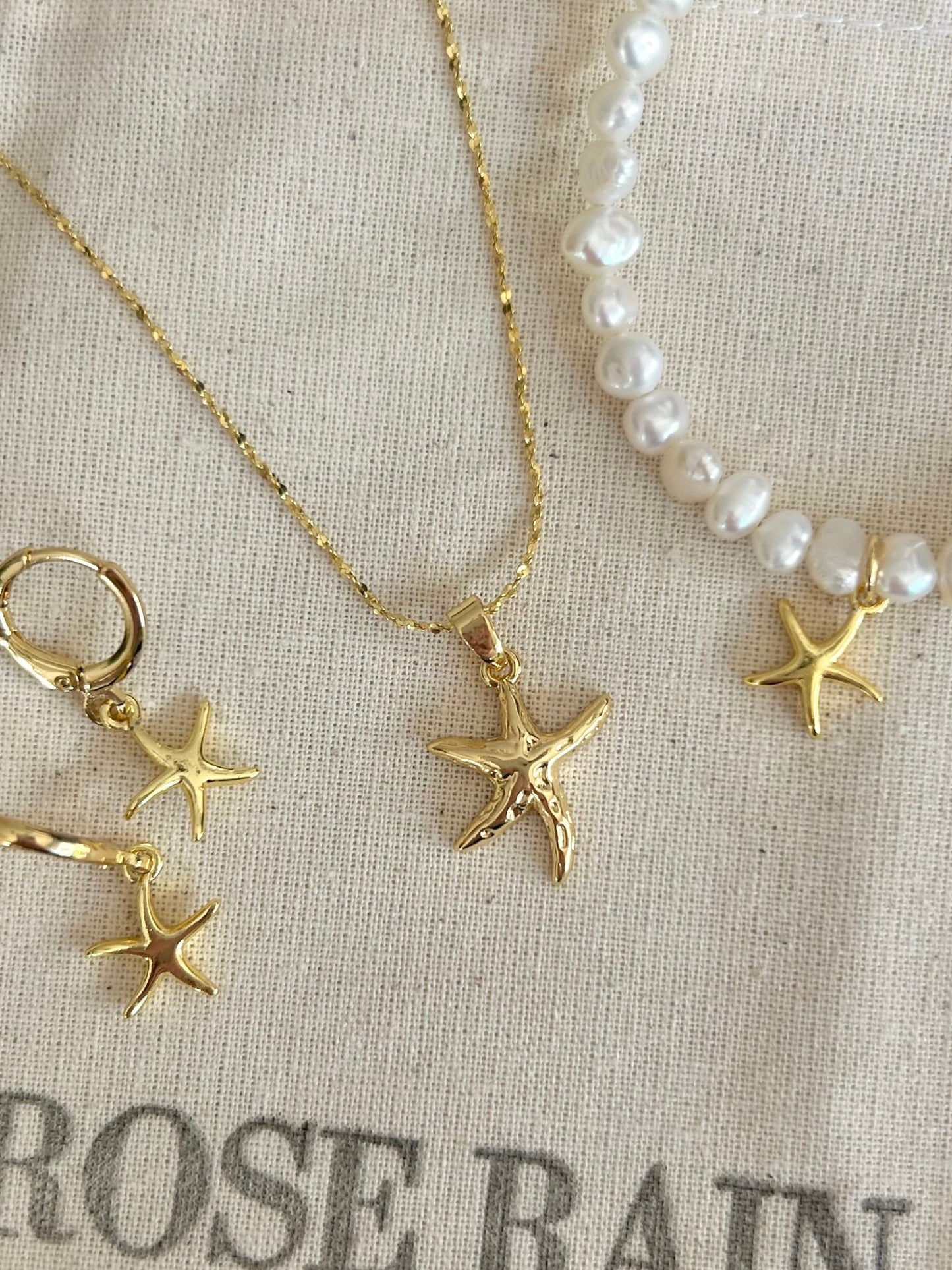 STARFISH FRESHWATER PEARL BRACELET IN 18K GOLD