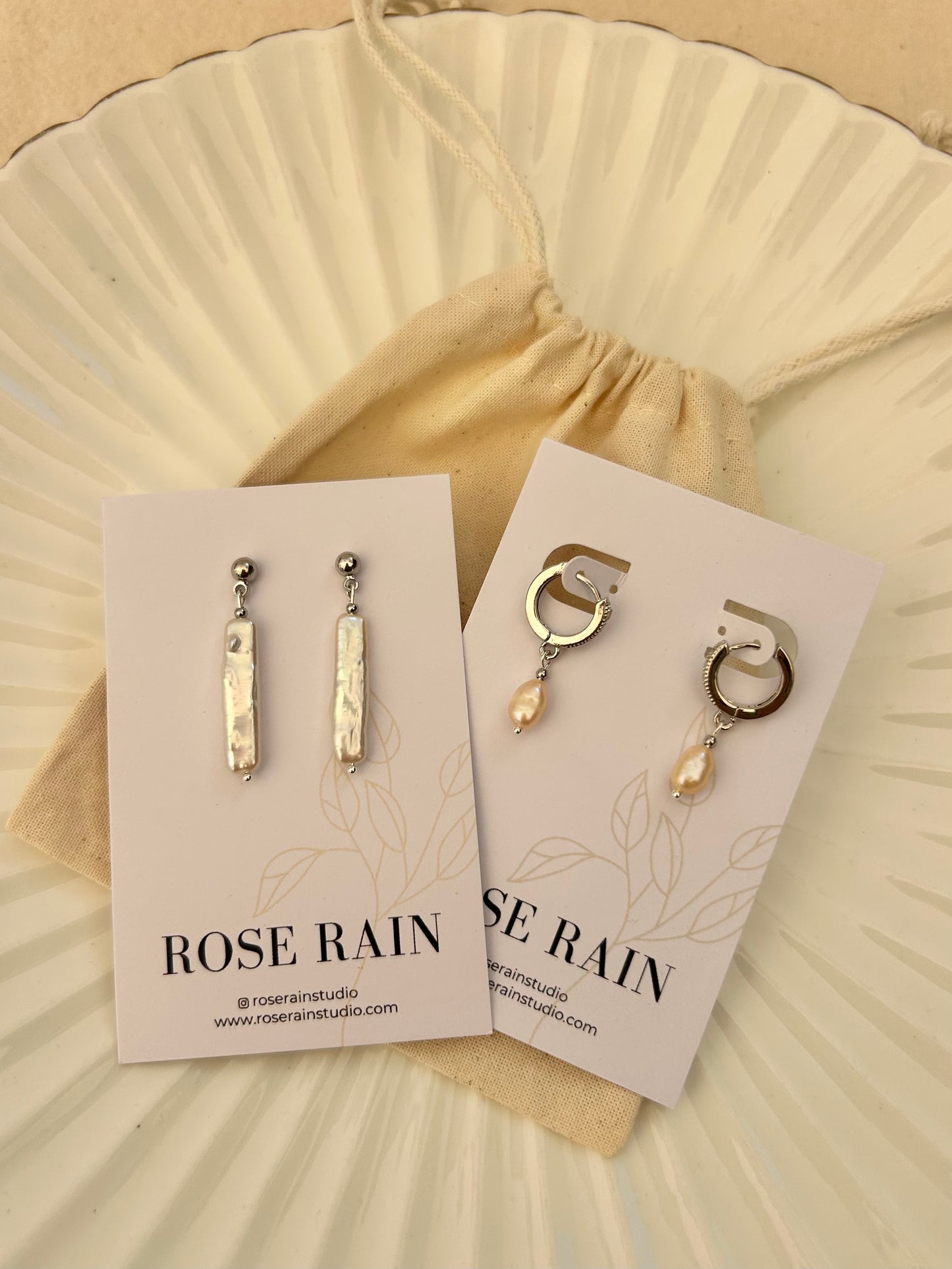 KESHI PEARL STUDS IN PLATINUM