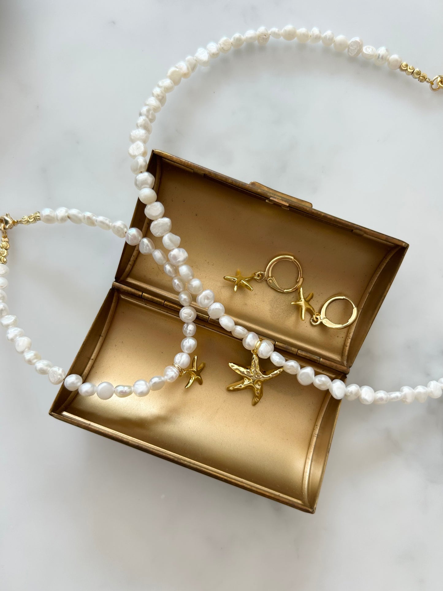 STARFISH FRESHWATER PEARL BRACELET IN 18K GOLD