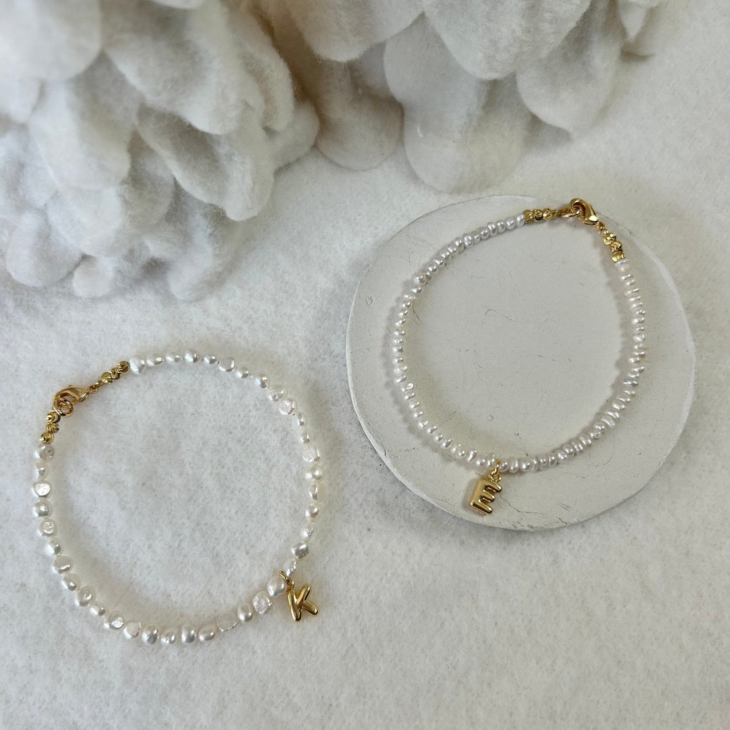 EVA PEARL INITIAL BRACELET IN 18K GOLD