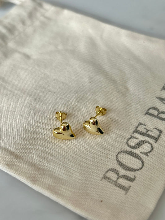 HEART STUD EARRINGS IN 18K GOLD