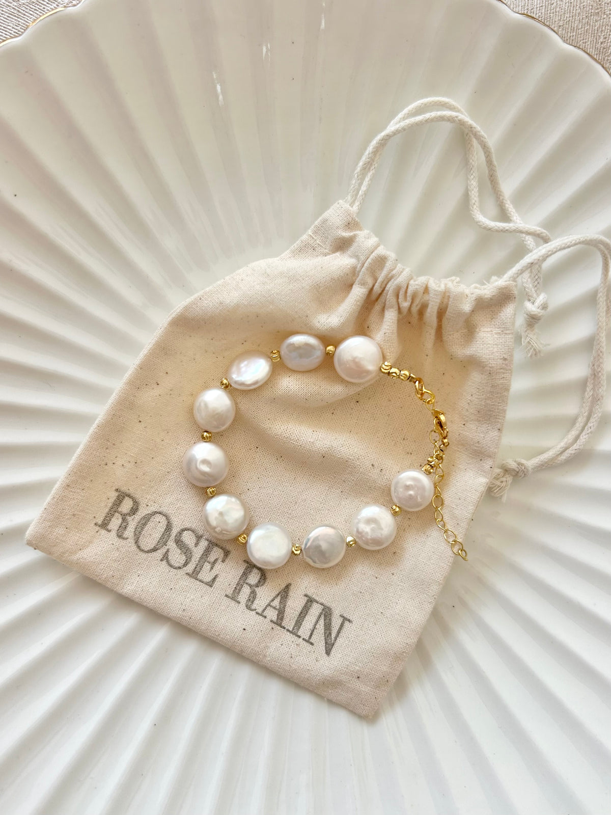 MAE FRESHWATER PEARL BRACELET IN 18K GOLD