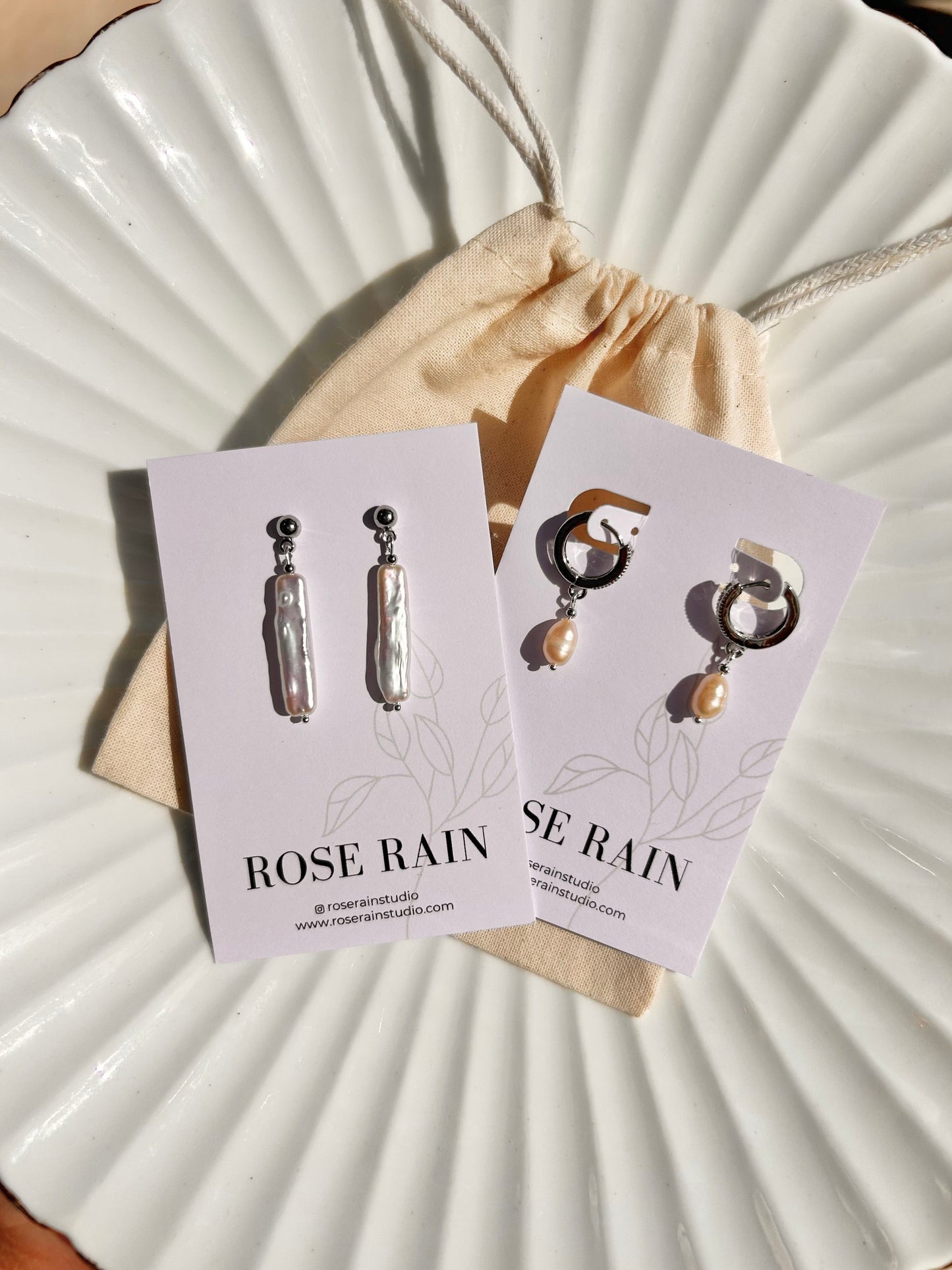 KESHI PEARL STUDS IN PLATINUM