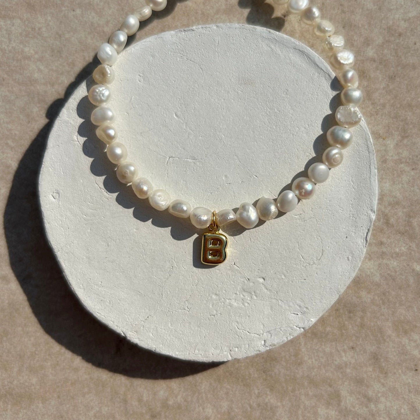 EVA PEARL INITIAL BRACELET IN 18K GOLD