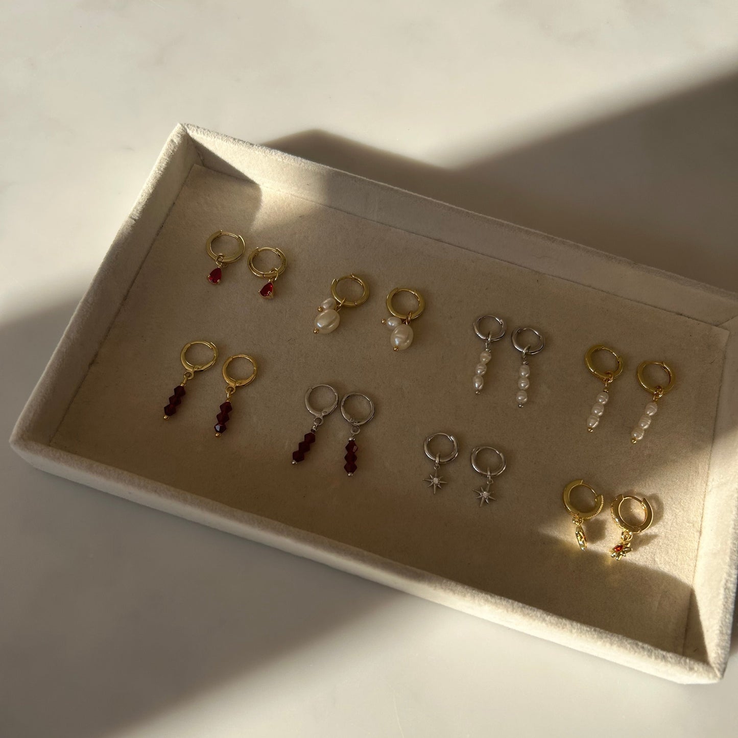 CLIP ON MILLIE RED HUGGIE EARRINGS IN 18K GOLD