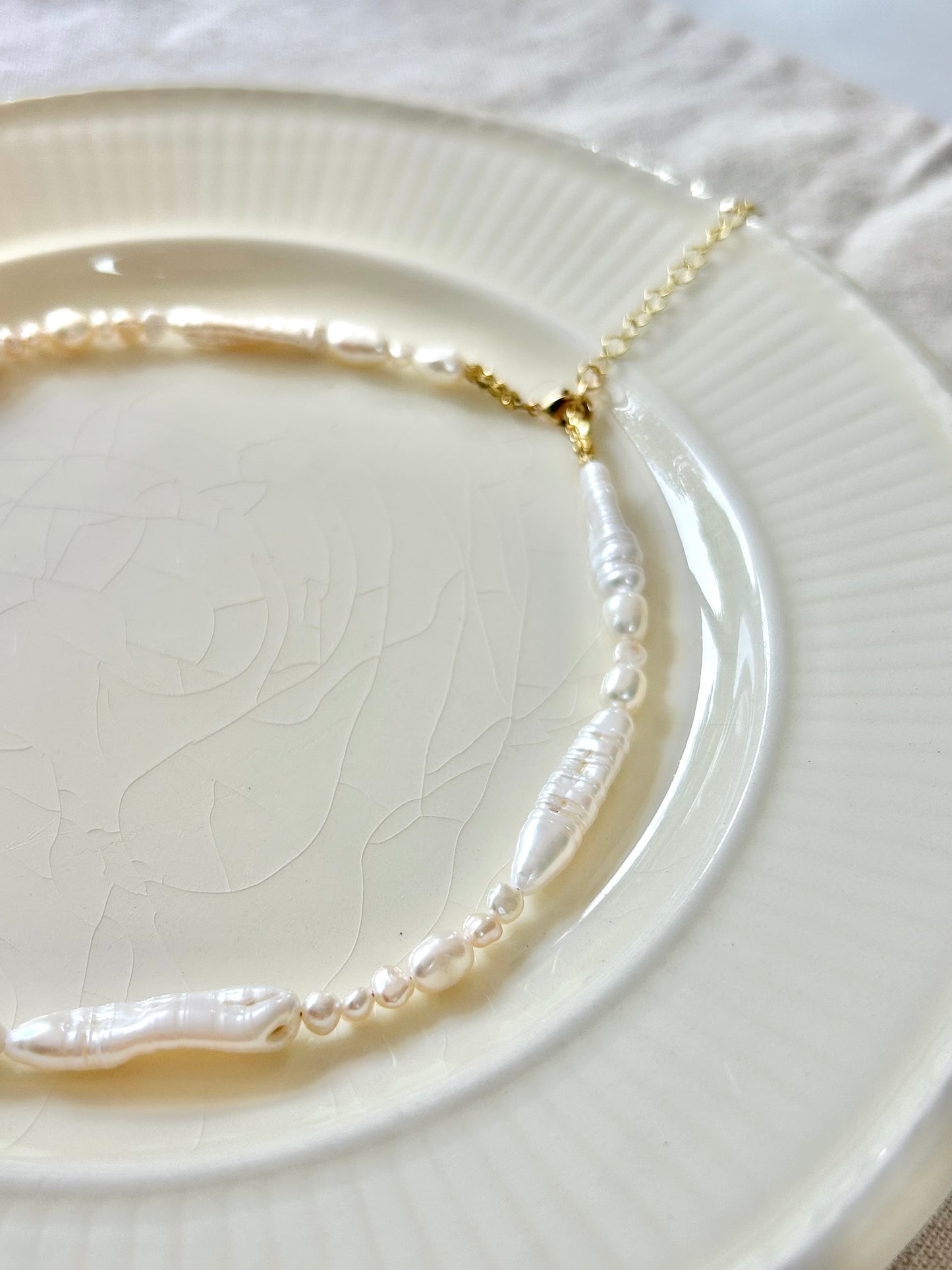 MIA FRESHWATER PEARL NECKLACE IN 18k GOLD