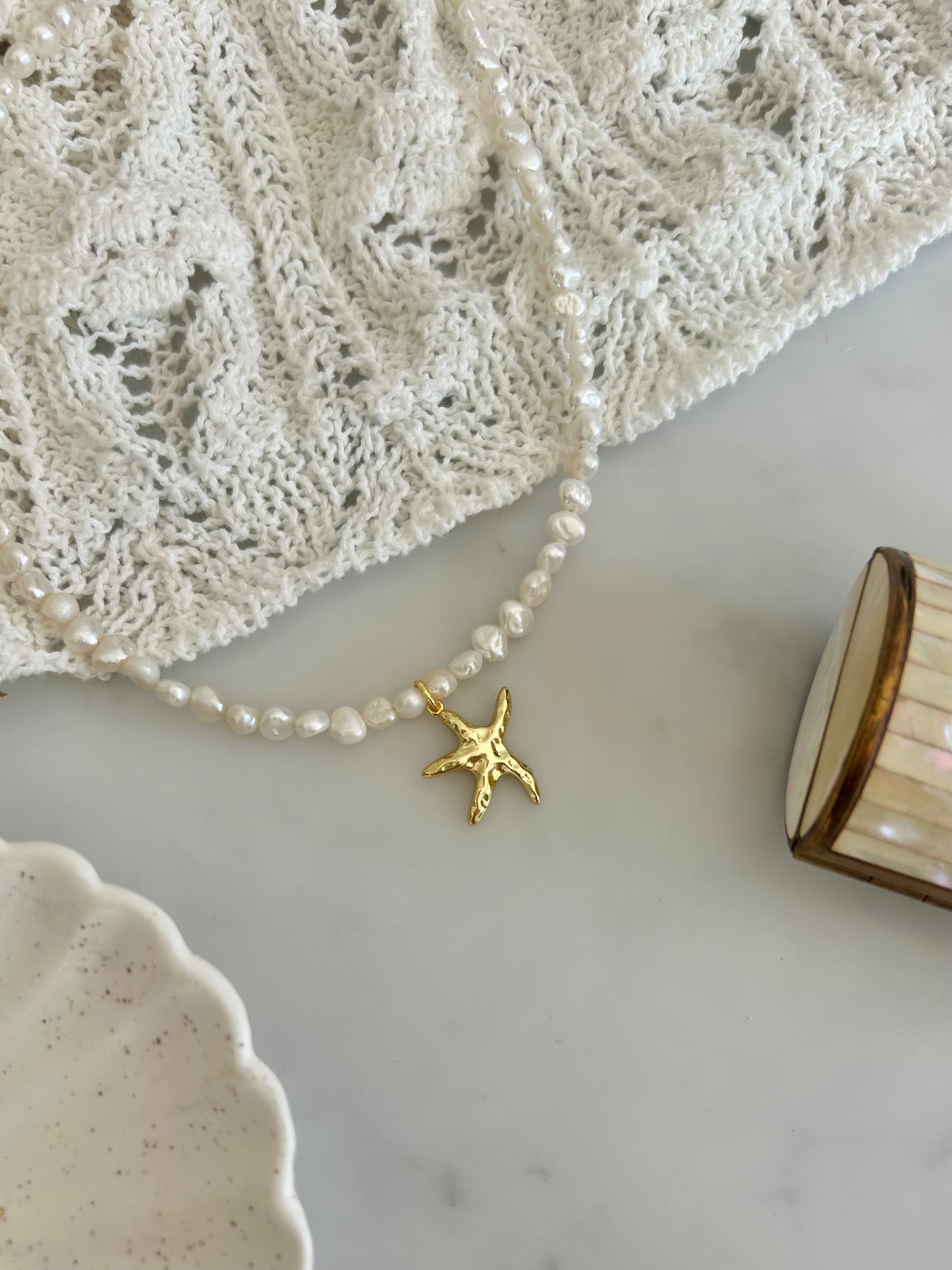 STARFISH FRESHWATER PEARL NECKLACE IN 18K GOLD