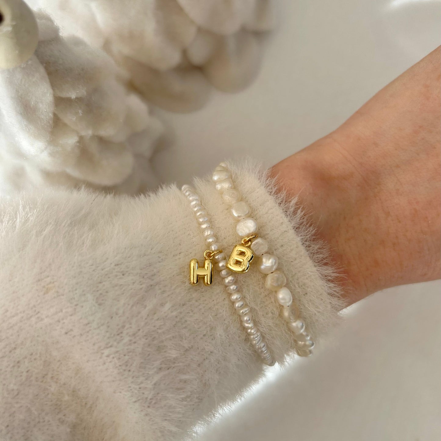 EVA PEARL INITIAL BRACELET IN 18K GOLD