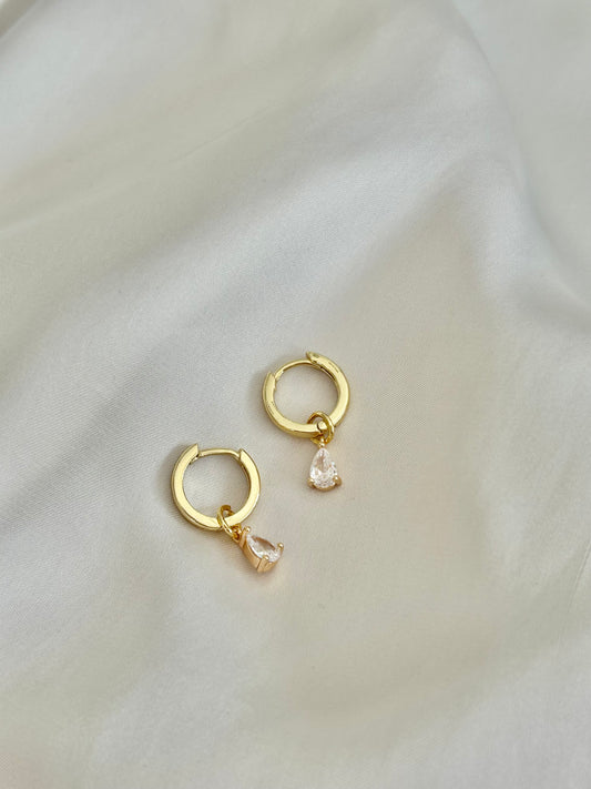 DETACHABLE WHITE TEARDROP CHARM HUGGIE EARRINGS IN 18K GOLD