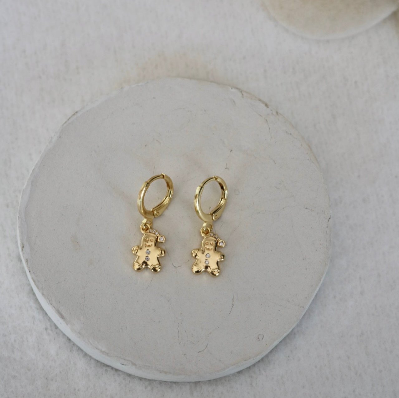 GINGERBREAD MAN HUGGIE EARRINGS IN 18K GOLD