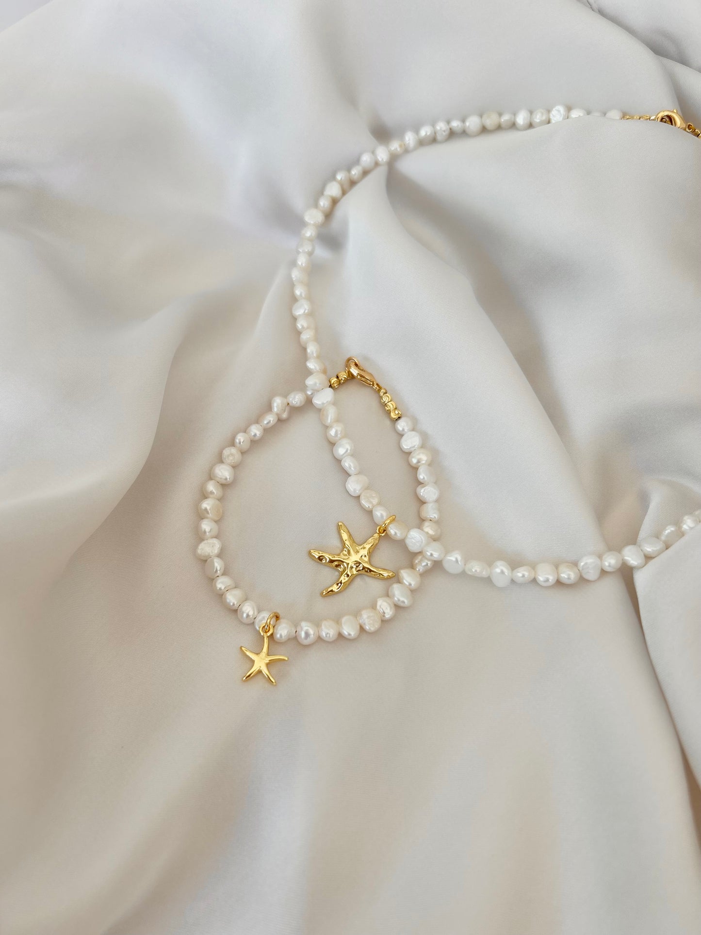 STARFISH FRESHWATER PEARL BRACELET IN 18K GOLD