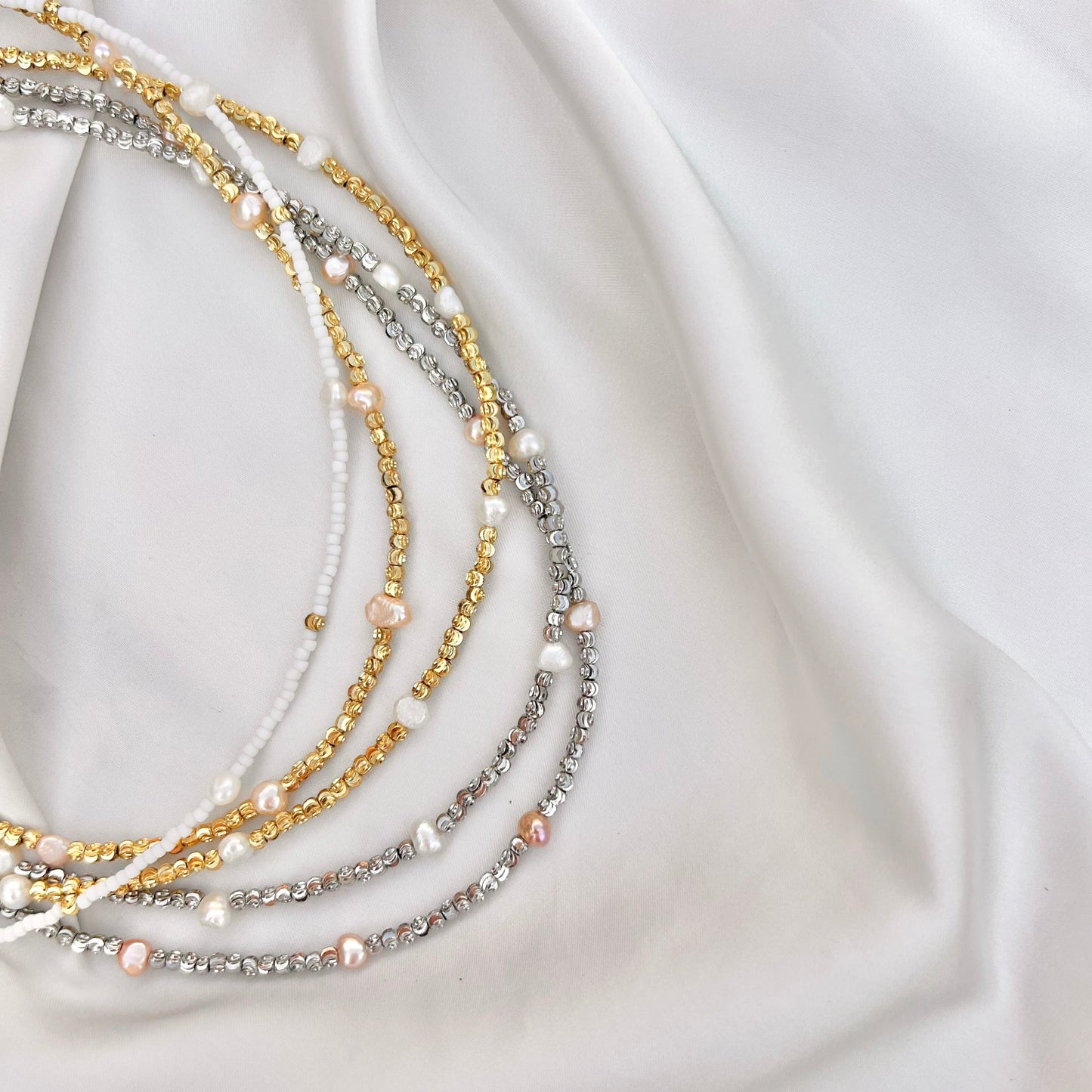 DAINTY PEARL BEADED NECKLACE IN 18K GOLD