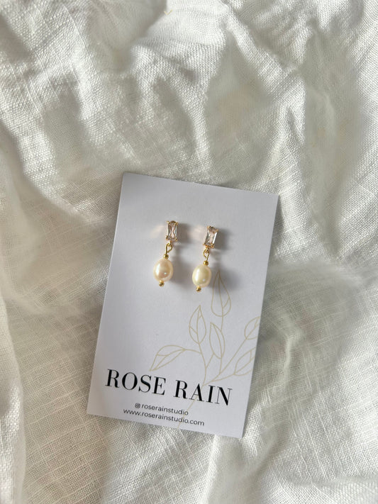 DARCIE FRESHWATER PEARL STUDS IN 18K GOLD