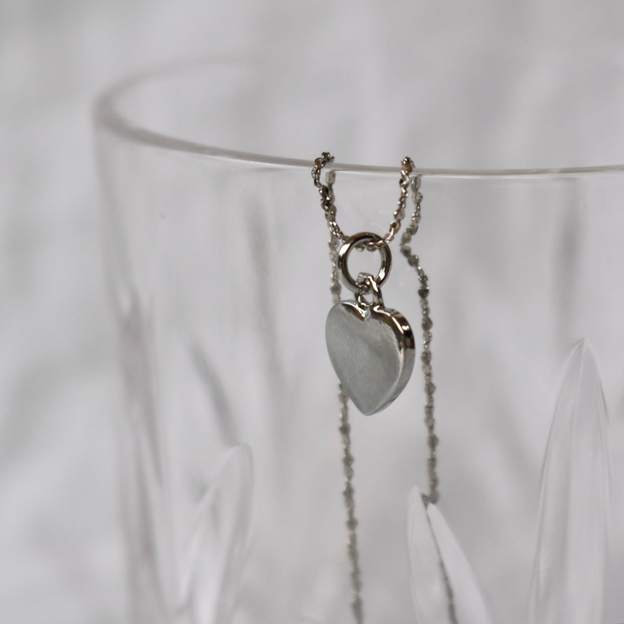 LOVE HEART NECKLACE IN SILVER