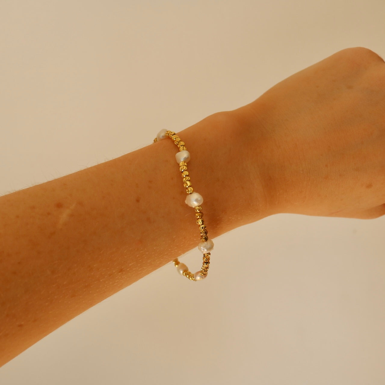 MARGOT PEARL BEADED BRACELET IN 18K GOLD