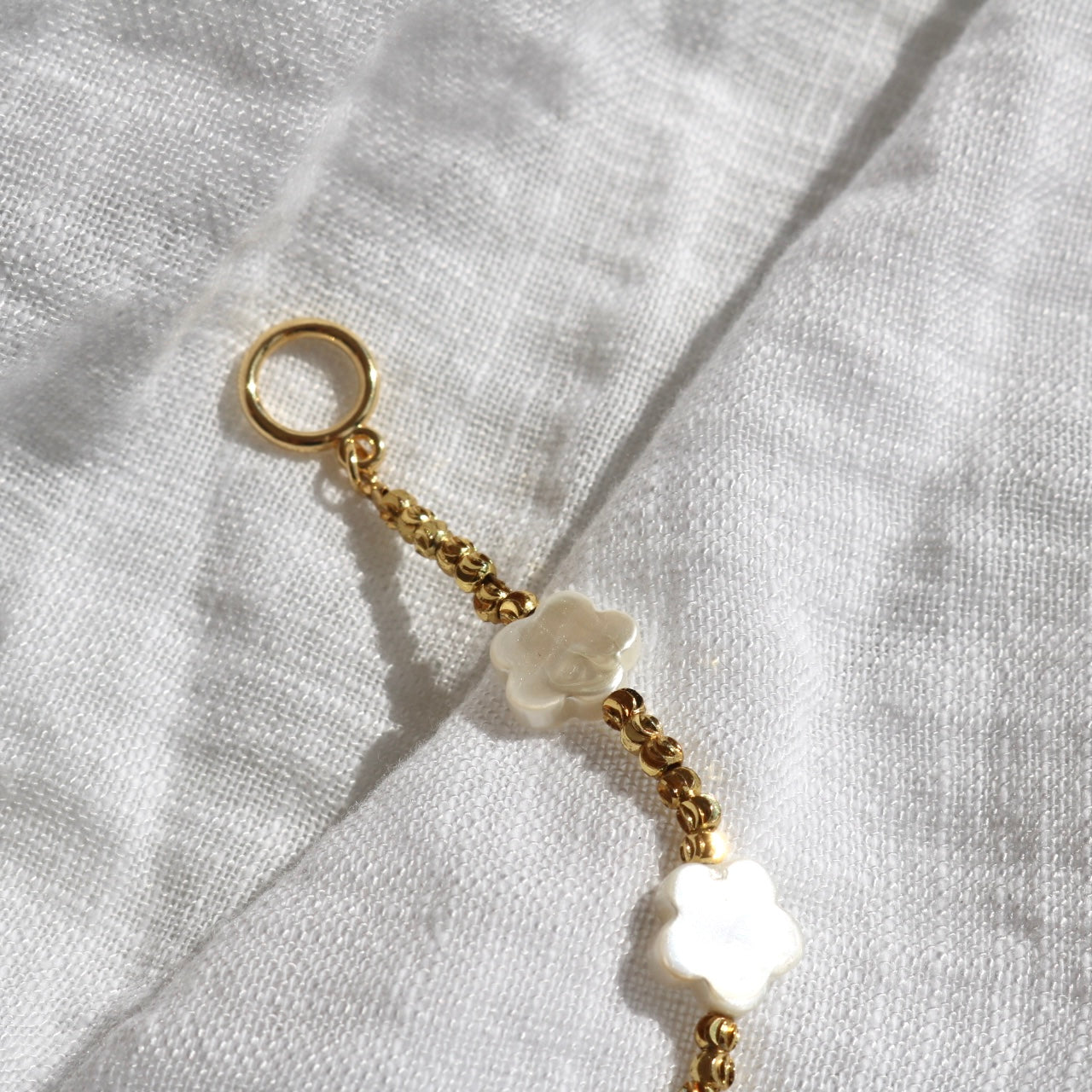 CLOVER BEADED BRACELET IN 18K GOLD