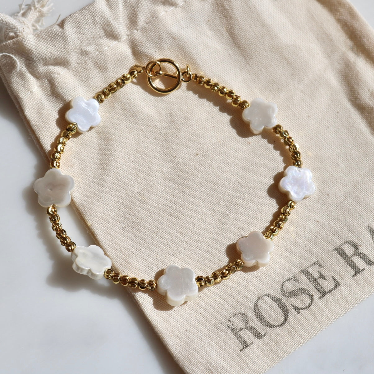 CLOVER BEADED BRACELET IN 18K GOLD