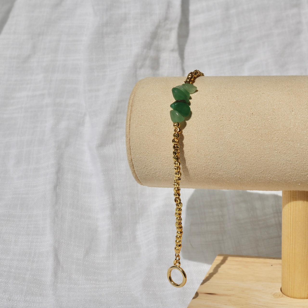 GREEN AVENTURINE BEADED BRACELET IN 18K GOLD