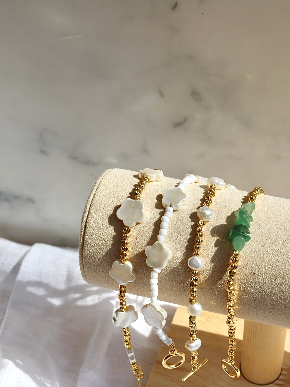 GREEN AVENTURINE BEADED BRACELET IN 18K GOLD