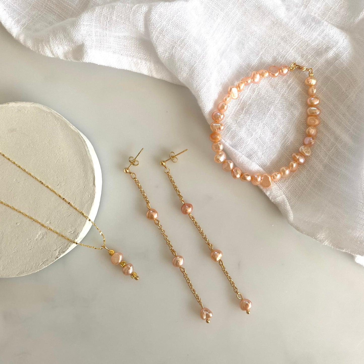 EVA PINK PEARL BEADED BRACELET IN 18K GOLD