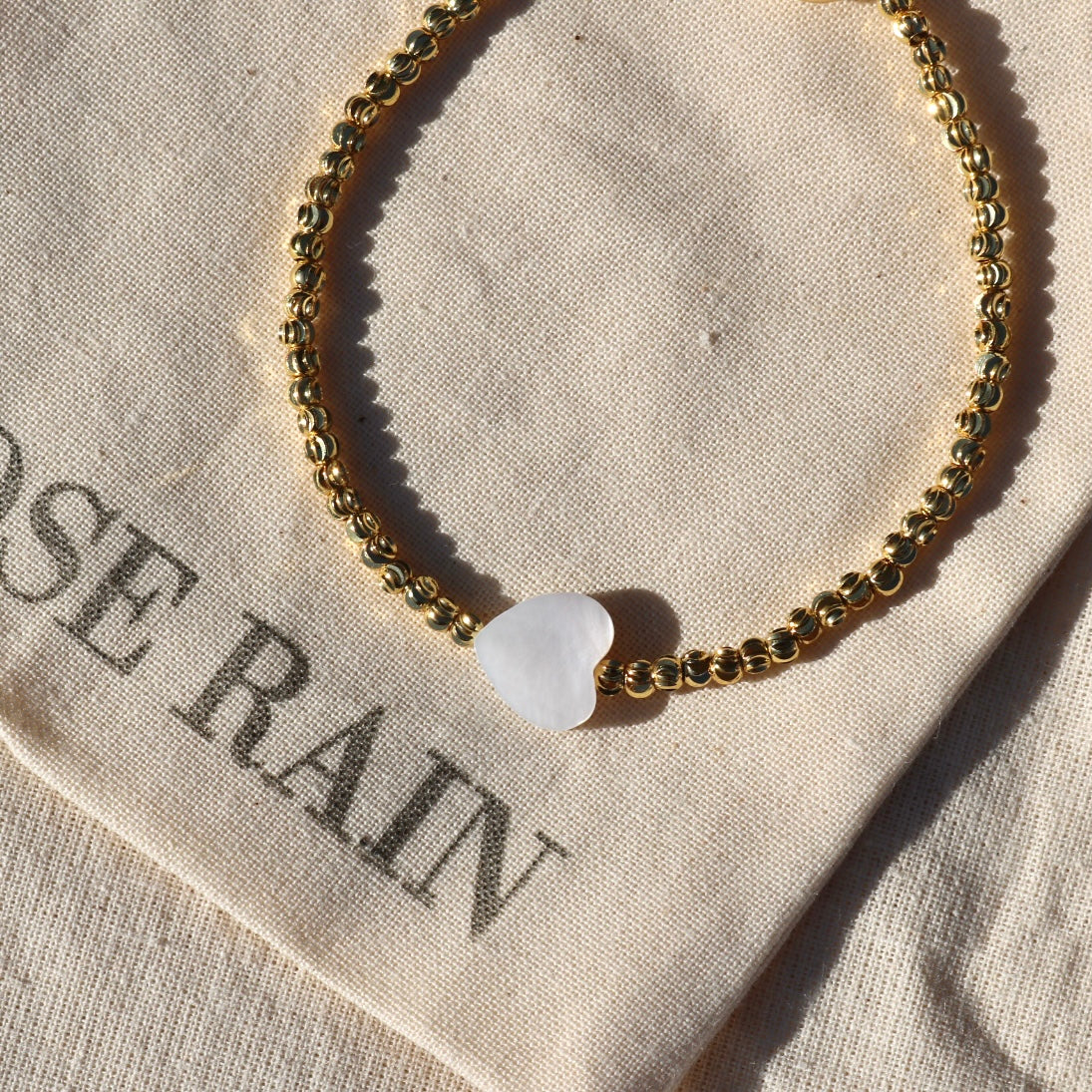 FRESHWATER SHELL HEART BRACELET