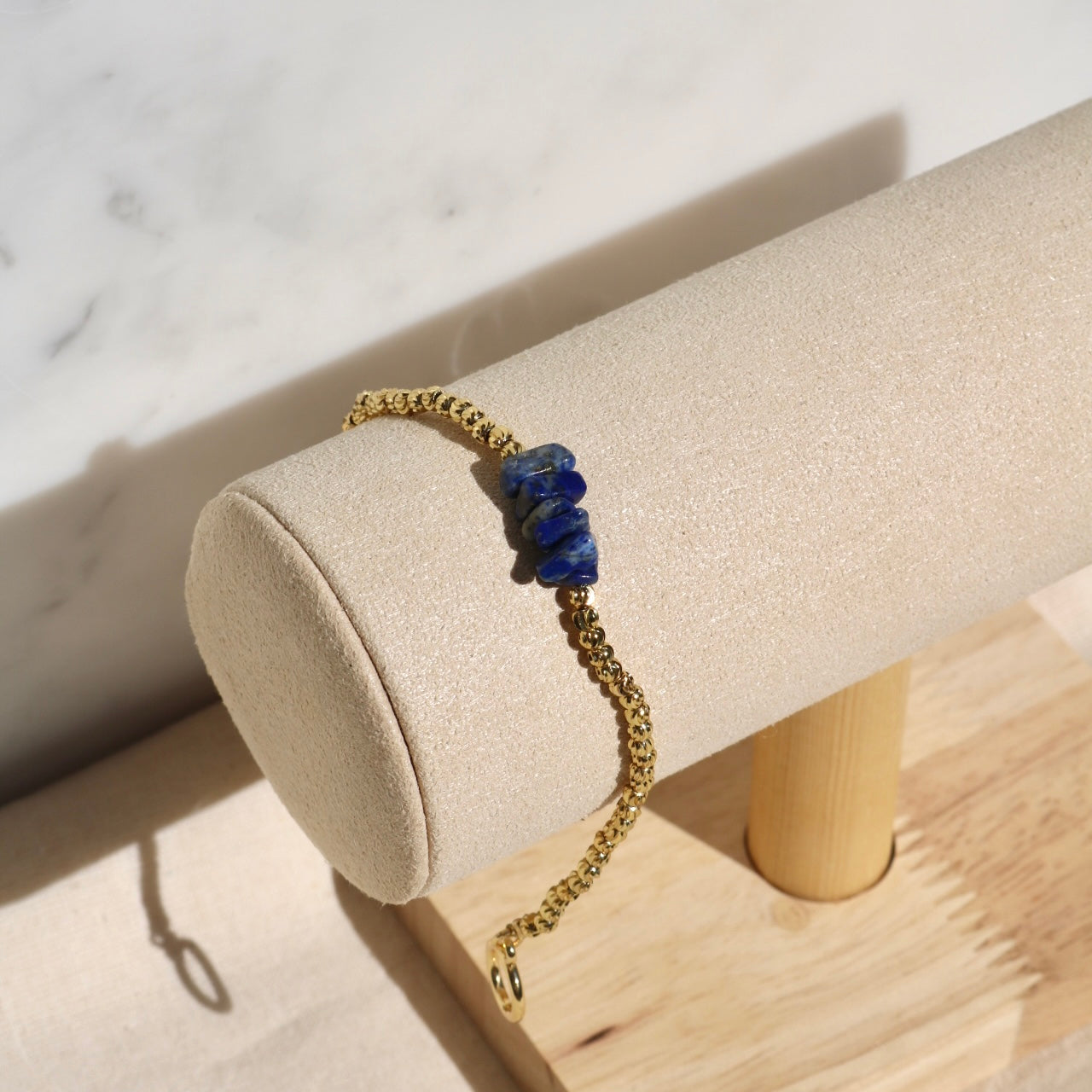 LAPIS LAZULI BEADED BRACELET IN 18K GOLD