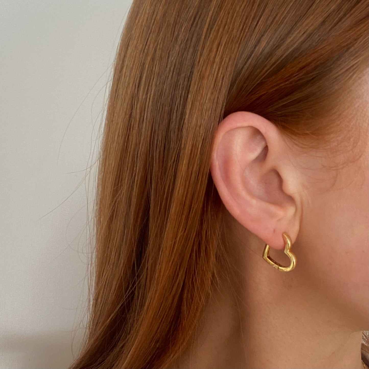 HEART HOOPS IN 18K GOLD